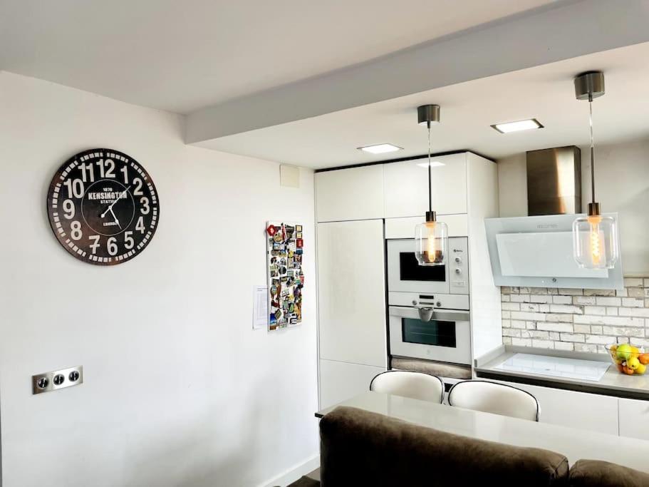 Nuevo!! Apartamento Lujo&Confort. Parking Seville Exterior photo